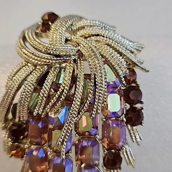 FRANCIOS by CORO AB Brown & AB Pinkish Various Shaped Stones on Goldtone Brooch - Picture 2 of 8